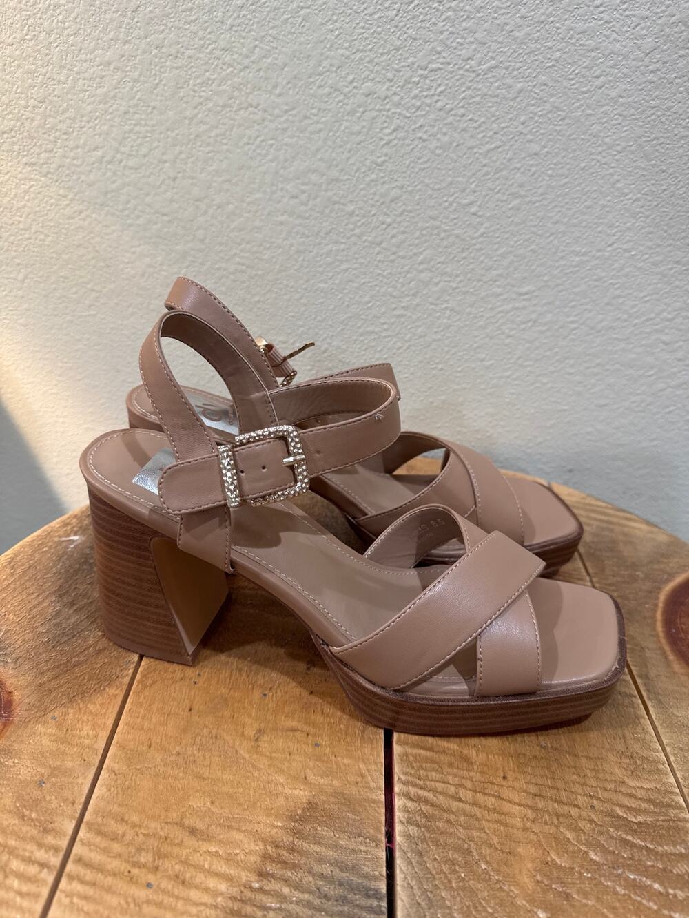 DV Dolce Vita Women's Tahini Heeled Sandals size 8.5 nude
